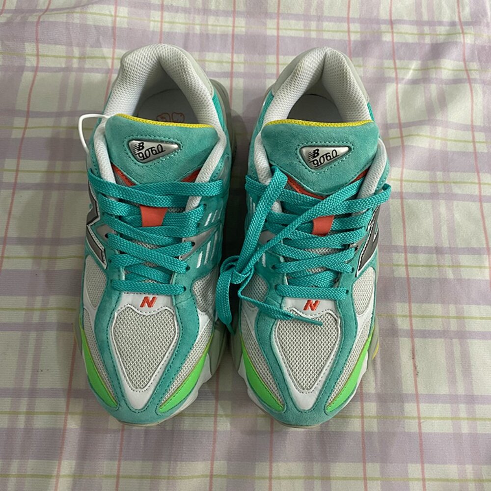 New Balance Gray-Green Running Shoes